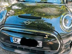 Schwarz Gebraucht 2023 Mini Cooper SE Kleinwagen | 19.499 € (Guter Preis)