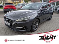 Grau Gebraucht 2023 Hyundai i30 Trend Kombi | 16.840 € (Fairer Preis)