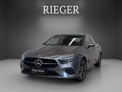 Grau Gebraucht 2024 Mercedes A180 Progressive Limousine | 29.449 € (Fairer Preis)