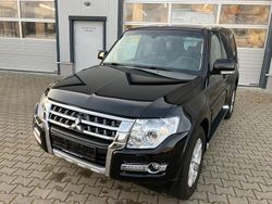 Schwarz Gebraucht 2015 Mitsubishi Pajero Diamant Edition SUV | 22.950 € (Etwas zu teuer)