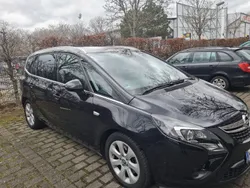 Schwarz Gebraucht 2016 Opel Zafira Tourer Business Innovation Van / Kleinbus | 12.500 € (Etwas zu teuer)