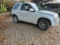 Weiß Gebraucht 2007 Suzuki Grand Vitara SUV | 5.000 €