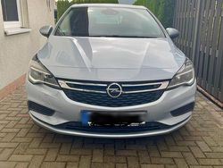 Grau Gebraucht 2015 Opel Astra Limousine | 8.900 € (Fairer Preis)