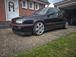 Schwarz Gebraucht 1996 VW Golf III Edition | 5.450 € (Fairer Preis)