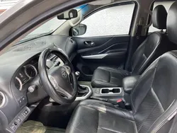 Grau Gebraucht 2016 Nissan Navara Abholung | 16.900 € (Fairer Preis)