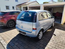Grau Gebraucht 2008 Opel Meriva Cosmo Van / Kleinbus | 2.200 € (Teuer)