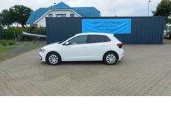 Weiss Gebraucht 2023 VW Polo Life Limousine | 15.390 € (Guter Preis)