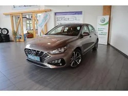Grau (metallic) Gebraucht 2022 Hyundai i30 Limousine | 16.053 € (Teuer)