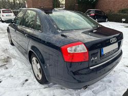 Blau Gebraucht 2004 Audi A4 Limousine | 1.000 € (Guter Preis)