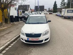 Weiß Gebraucht 2011 Skoda Fabia Ambiente Limousine | 3.950 € (Fairer Preis)