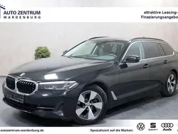 Black sapphire metallic Gebraucht 2021 BMW 520 Kombi | 34.760 € (Guter Preis)