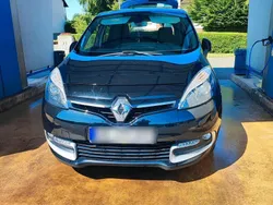 Schwarz Gebraucht 2015 Renault Scénic III Van / Kleinbus | 5.500 € (Fairer Preis)