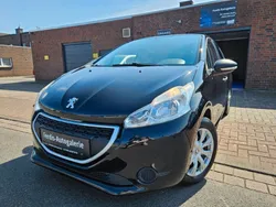 Schwarz Gebraucht 2014 Peugeot 208 Access Kleinwagen | 5.490 € (Fairer Preis)