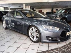 Grau Gebraucht 2014 Tesla Model S Limousine | 22.999 €