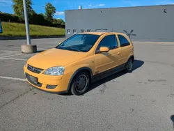 Gelb Gebraucht 2006 Opel Corsa Kleinwagen | 1.500 € (Fairer Preis)