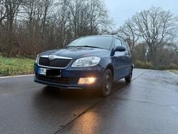 Blau Gebraucht 2012 Skoda Roomster Elegance Van / Kleinbus | 5.500 € (Fairer Preis)