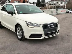 Weiß Gebraucht 2011 Audi A1 Attraction Kleinwagen | 4.900 € (Superpreis)