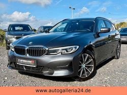 Grau Gebraucht 2021 BMW 318 Sport Line Kombi | 17.500 € (Guter Preis)