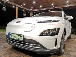 Weiß Gebraucht 2021 Hyundai Kona Select SUV | 25.797 €