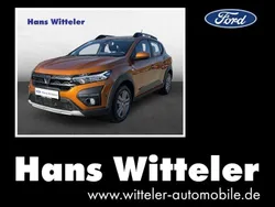 Orange Gebraucht 2021 Dacia Sandero Comfort Kleinwagen | 15.850 € (Teuer)