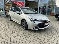 Silber Neu 2024 Toyota Corolla Team Kombi | 30.950 €