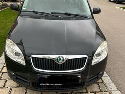Schwarz Gebraucht 2009 Skoda Fabia Classic Kleinwagen | 1.900 € (Fairer Preis)