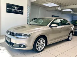 Silber Gebraucht 2012 VW Jetta Match Limousine | 6.990 € (Etwas zu teuer)