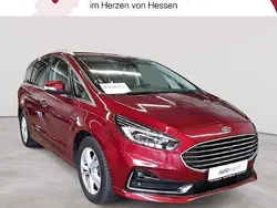 Ruby rot metallic Gebraucht 2020 Ford S-MAX Titanium Van / Kleinbus | 19.490 € (Guter Preis)