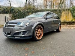 Grau Gebraucht 2010 Opel Astra Innovation Kombi | 2.700 € (Superpreis)