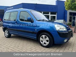 Blau Gebraucht 2004 Peugeot Partner Van / Kleinbus | 2.490 € (Fairer Preis)