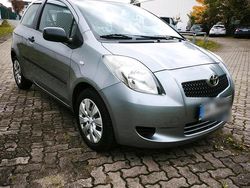 Grau Gebraucht 2008 Toyota Yaris Kleinwagen | 2.200 € (Guter Preis)