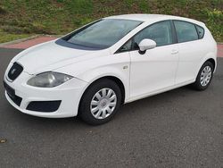 Weiß Gebraucht 2009 Seat Leon Limousine | 2.900 € (Guter Preis)