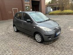 Grau Gebraucht 2009 Hyundai i10 Edition+ Kleinwagen | 2.100 € (Fairer Preis)