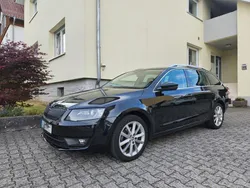 Schwarz Gebraucht 2014 Skoda Octavia Elegance Kombi | 10.990 € (Fairer Preis)