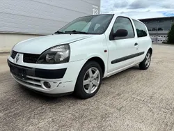 Weiß Gebraucht 2002 Renault Clio II Kleinwagen | 1.900 € (Superpreis)