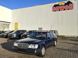 Blau Gebraucht 1994 Mercedes E200 Kombi | 1.300 €