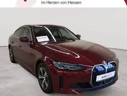 Aventurinrot metallic Gebraucht 2023 BMW i4 Sport Line Limousine | 40.990 € (Superpreis)