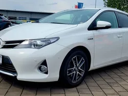 Schneeweiß Gebraucht 2014 Toyota Auris Touring Sports Edition Kombi | 13.490 € (Fairer Preis)