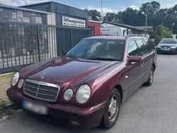 Rot Gebraucht 1997 Mercedes E200 Kombi | 1.000 € (Superpreis)