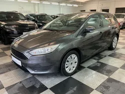 Grau Gebraucht 2017 Ford Focus Kombi | 8.450 € (Guter Preis)