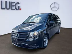 Obsidianschwarz metallic Gebraucht 2024 Mercedes Vito Van / Kleinbus | 44.625 €