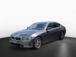 Mineralgrau Gebraucht 2022 BMW 318 Sport Line Limousine | 30.950 € (Fairer Preis)
