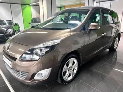 Braun Gebraucht 2011 Renault Scénic III Dynamique Van / Kleinbus | 4.990 € (Fairer Preis)