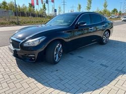 Schwarz Gebraucht 2016 Infiniti Q70 Sport Tech Limousine | 17.200 €