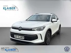 Weiß Gebraucht 2024 VW Tiguan Life SUV | 41.890 € (Etwas zu teuer)