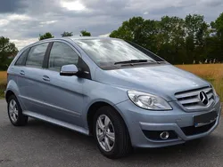 Blau Gebraucht 2010 Mercedes B180 Van / Kleinbus | 7.500 € (Teuer)