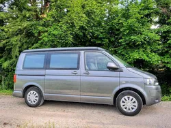 Silber Gebraucht 2013 VW T5 Comfortline Van | 37.000 €