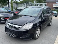 Schwarz Gebraucht 2011 Opel Zafira Design Edition Van / Kleinbus | 5.450 € (Fairer Preis)