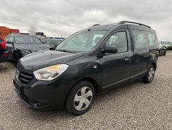 Grau Gebraucht 2015 Dacia Dokker Lauréate Limousine | 4.999 € (Teuer)