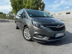 Grau Gebraucht 2017 Opel Zafira Van / Kleinbus | 10.399 € (Fairer Preis)